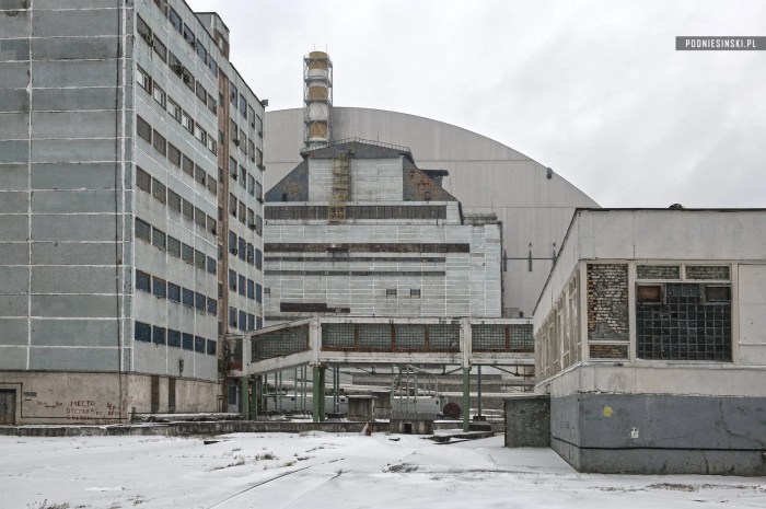 Chernobyl reactor petapixel labyrinth photographing unseen sarcophagus bk destroyed covering confinement